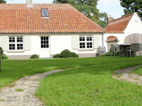 Отель Elegant Holiday Home in Koksijde with Sauna  Коксейде-Баде